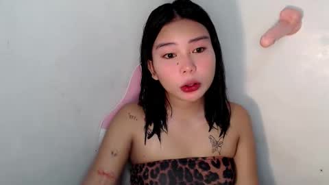 Snapshot of callme_remaxxx7 chatting on November 13, 7:40 am Rema online show from November 13, 7:40 am