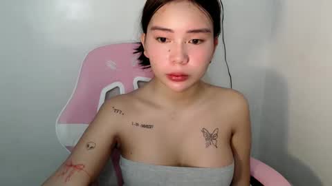 Snapshot of callme_remaxxx7 chatting on April 20, 12:24 am Rema online show from April 20, 12:24 am