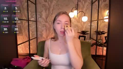 Nora online show from November 7, 8:25 am