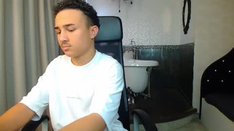 Snapshot of callumpike chatting on November 5, 12:05 pm CallumPike online show from November 5, 12:05 pm