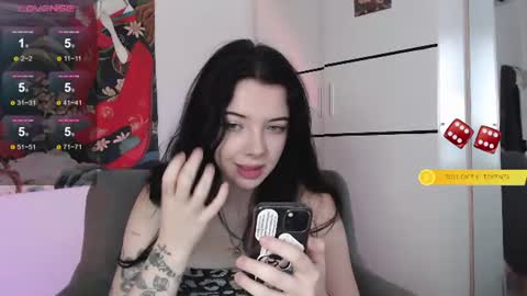 Snapshot of calmlilly chatting on July 15, 6:51 am Lilly online show from July 15, 6:51 am