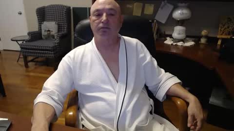 Snapshot of calthegoose chatting on March 18, 3:15 pm Calthegoose online show from March 18, 3:15 pm