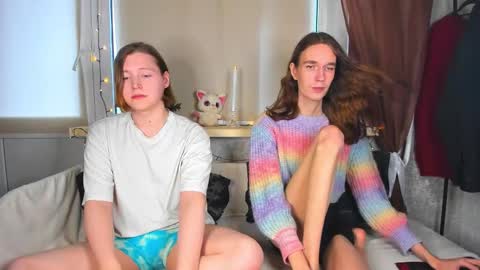 Snapshot of calvin_kevin_grem chatting on November 15, 6:22 am Calvin Kevin Grem online show from November 15, 6:22 am