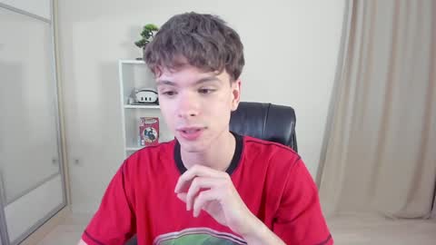 Hey I am Calvin  online show from February 1, 7:13 pm