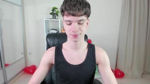 Hey I am Calvin  online show from February 14, 7:23 pm