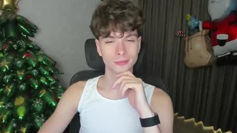 Snapshot of calvin_loves_you chatting on January 5, 5:27 pm Hey I am Calvin online show from January 5, 5:27 pm