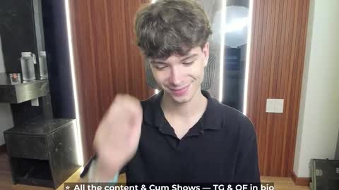 Snapshot of calvin_loves_you chatting on March 31, 5:13 pm Hey I am Calvin online show from March 31, 5:13 pm