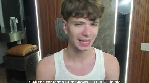 Snapshot of calvin_loves_you chatting on April 2, 5:10 pm Hey I am Calvin online show from April 2, 5:10 pm