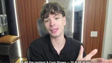 Snapshot of calvin_loves_you chatting on April 7, 5:13 pm Hey I am Calvin online show from April 7, 5:13 pm