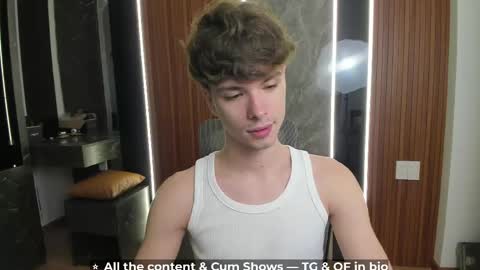 Snapshot of calvin_loves_you chatting on April 20, 12:52 pm Hey I am Calvin online show from April 20, 12:52 pm