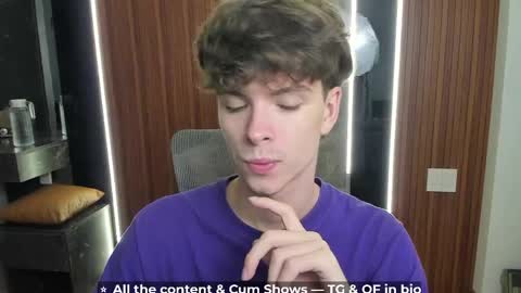 Snapshot of calvin_loves_you chatting on April 22, 5:47 pm Hey I am Calvin online show from April 22, 5:47 pm