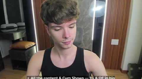 Snapshot of calvin_loves_you chatting on May 6, 5:18 pm Hey I am Calvin online show from May 6, 5:18 pm