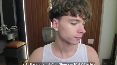 Snapshot of calvin_loves_you chatting on May 10, 5:07 pm Hey I am Calvin online show from May 10, 5:07 pm