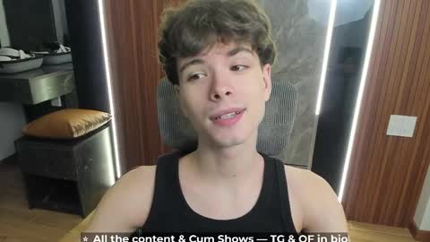 Snapshot of calvin_loves_you chatting on May 19, 3:18 pm Hey I am Calvin online show from May 19, 3:18 pm