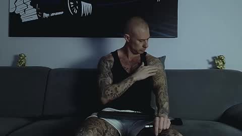 Calvin  online show from November 12, 8:15 am