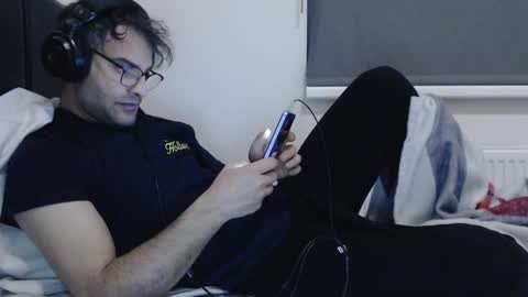 Snapshot of calvinjohnlad chatting on December 8, 6:28 pm Calvinjohnlad online show from December 8, 6:28 pm