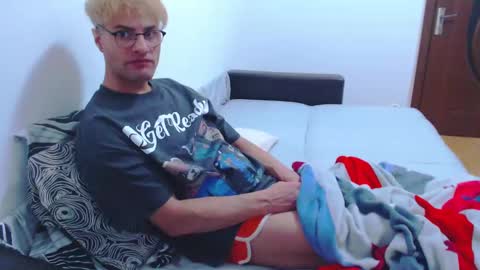 Snapshot of calvinjohnlad chatting on January 20, 8:29 pm Calvinjohnlad online show from January 20, 8:29 pm