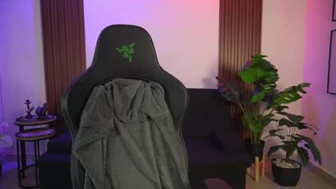 Calypso and Kayla online show from March 11, 7:31 pm