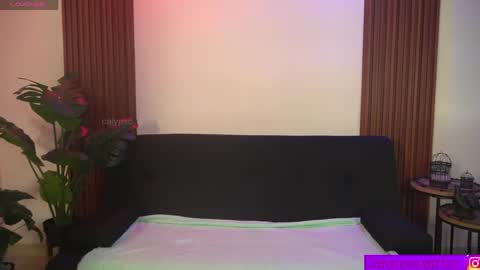 Calypso and Kayla online show from May 1, 1:10 am