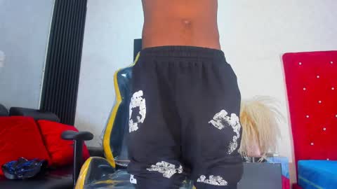 Snapshot of cam_brown chatting on October 10, 4:33 am           online show from October 10, 4:33 am