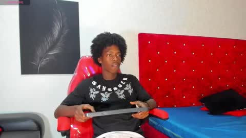 Snapshot of cam_brown chatting on October 17, 4:37 am           online show from October 17, 4:37 am