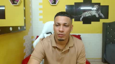 Snapshot of cam_xman chatting on May 7, 7:19 pm cam_xman online show from May 7, 7:19 pm