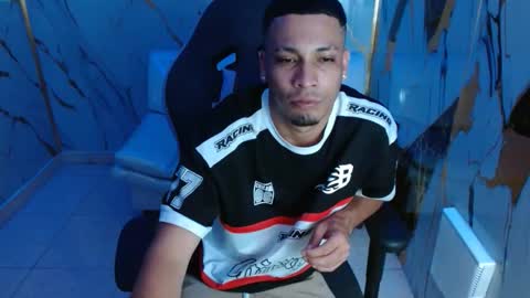 Snapshot of cam_xman chatting on May 8, 7:08 pm cam_xman online show from May 8, 7:08 pm