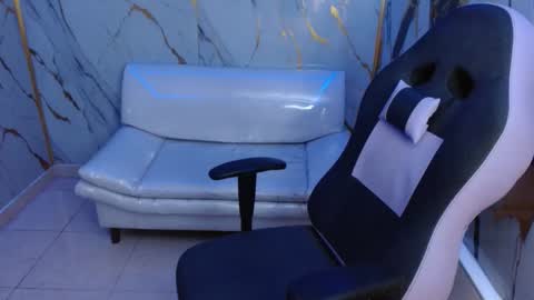 Snapshot of cam_xman chatting on May 13, 7:00 pm cam_xman online show from May 13, 7:00 pm