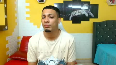 Snapshot of cam_xman chatting on May 23, 7:13 am cam_xman online show from May 23, 7:13 am
