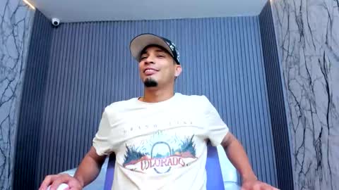 Snapshot of cam_xman chatting on May 31, 3:19 pm cam_xman online show from May 31, 3:19 pm