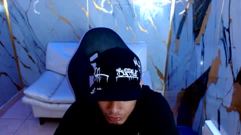 Snapshot of cam_xman chatting on June 12, 12:04 pm cam_xman online show from June 12, 12:04 pm
