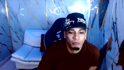 Snapshot of cam_xman chatting on June 15, 12:18 pm cam_xman online show from June 15, 12:18 pm