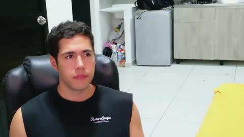 Snapshot of camara110 chatting on May 24, 2:38 am camara110 online show from May 24, 2:38 am