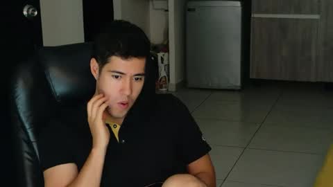 Snapshot of camara110 chatting on July 27, 3:02 am camara110 online show from July 27, 3:02 am