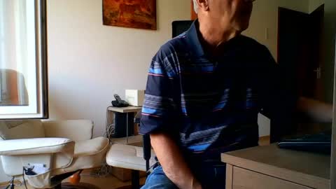 Snapshot of camcologne chatting on May 29, 9:07 am camcologne online show from May 29, 9:07 am