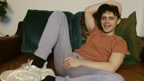 CamDoAttitude online show from December 9, 9:37 pm