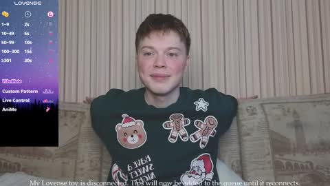 Snapshot of cameron_crowly chatting on December 6, 5:42 am Cameron online show from December 6, 5:42 am