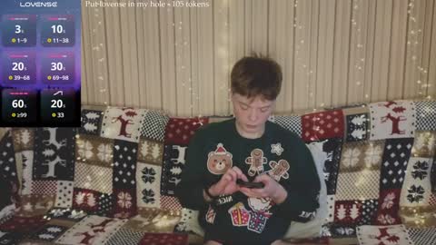 Snapshot of cameron_crowly chatting on December 22, 6:06 am Cameron online show from December 22, 6:06 am