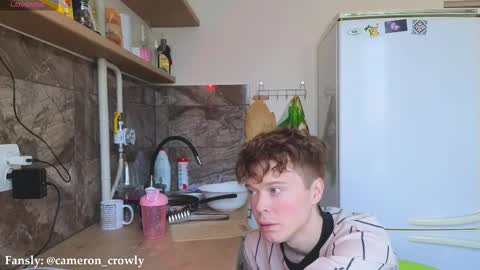 Snapshot of cameron_crowly chatting on February 24, 10:26 am Cameron online show from February 24, 10:26 am