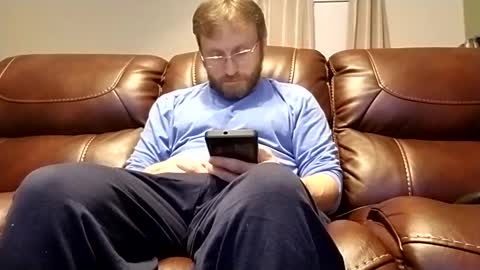 Snapshot of camguy2425 chatting on January 18, 2:14 am CamGuy online show from January 18, 2:14 am
