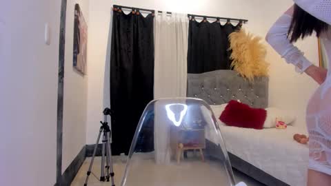   online show from March 8, 12:30 am