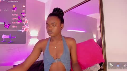 camiestrada online show from February 9, 6:58 pm