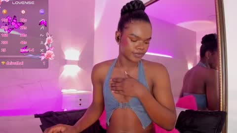 camiestrada online show from February 10, 4:14 pm