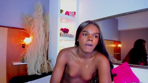 camiestrada online show from February 25, 7:09 am