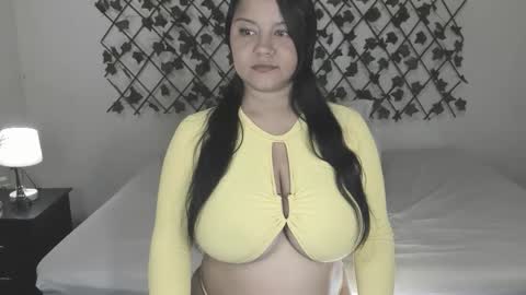 Snapshot of camihotboobs chatting on March 11, 5:35 am camihotboobs online show from March 11, 5:35 am