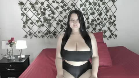 Snapshot of camihotboobs chatting on May 25, 12:44 pm camihotboobs online show from May 25, 12:44 pm