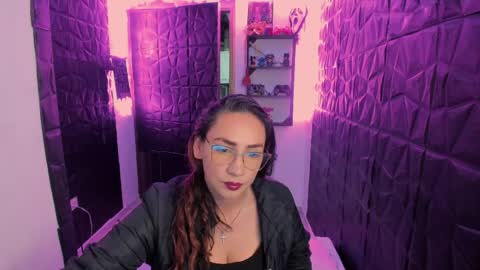Snapshot of camila_bj chatting on May 28, 5:38 am camila_bj online show from May 28, 5:38 am