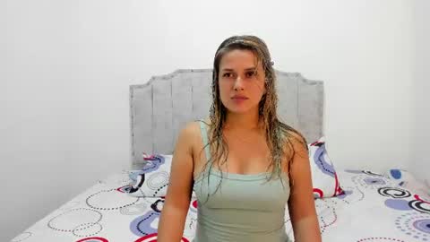 Snapshot of camila_borbon_ chatting on July 11, 1:19 am online show from July 11, 1:19 am