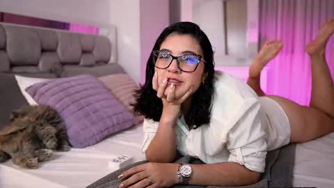 Camila buitrago online show from September 30, 10:59 pm