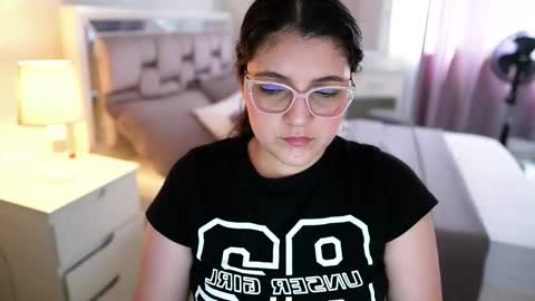 Camila buitrago online show from February 5, 4:00 pm